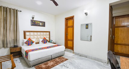 FabHotel The Lalit Vibes - Nr. DLF Phase 2 & MG Road Metro Room Type - Deluxe Room FabHotel The Lalit Vibes - Nr. DLF Phase 2 & MG Road Metro Room Type - Deluxe Room