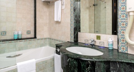 Novotel Bahrain Al Dana Resort Room Type - Standard Double Room