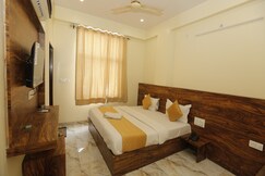 Address of Hotel RAAS Palace - 400 Meter from Jaipur Railway Station