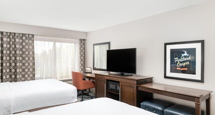 Hampton Inn Portland East Room Type - 2 QUEEN BEDS   NON-SMKING
