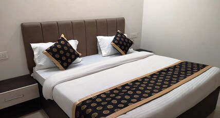 Hotel Pragatti Room Type - Deluxe Room