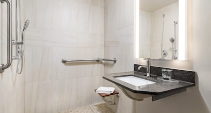Candlewood Suites Boise - Towne Square, an IHG Hotel Room Type - 1 Qn Studio Suite Mobil Access Roll Shwr