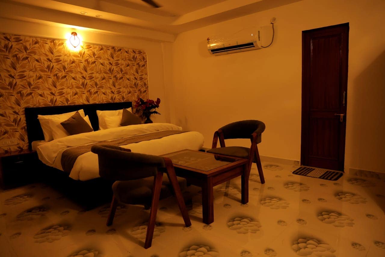 Hotel Holiday Sariska - Tap to explore photos