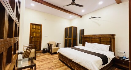 AASHIRWAD THE BLUE CITY HOMESTAY Room Type - Deluxe King Room
