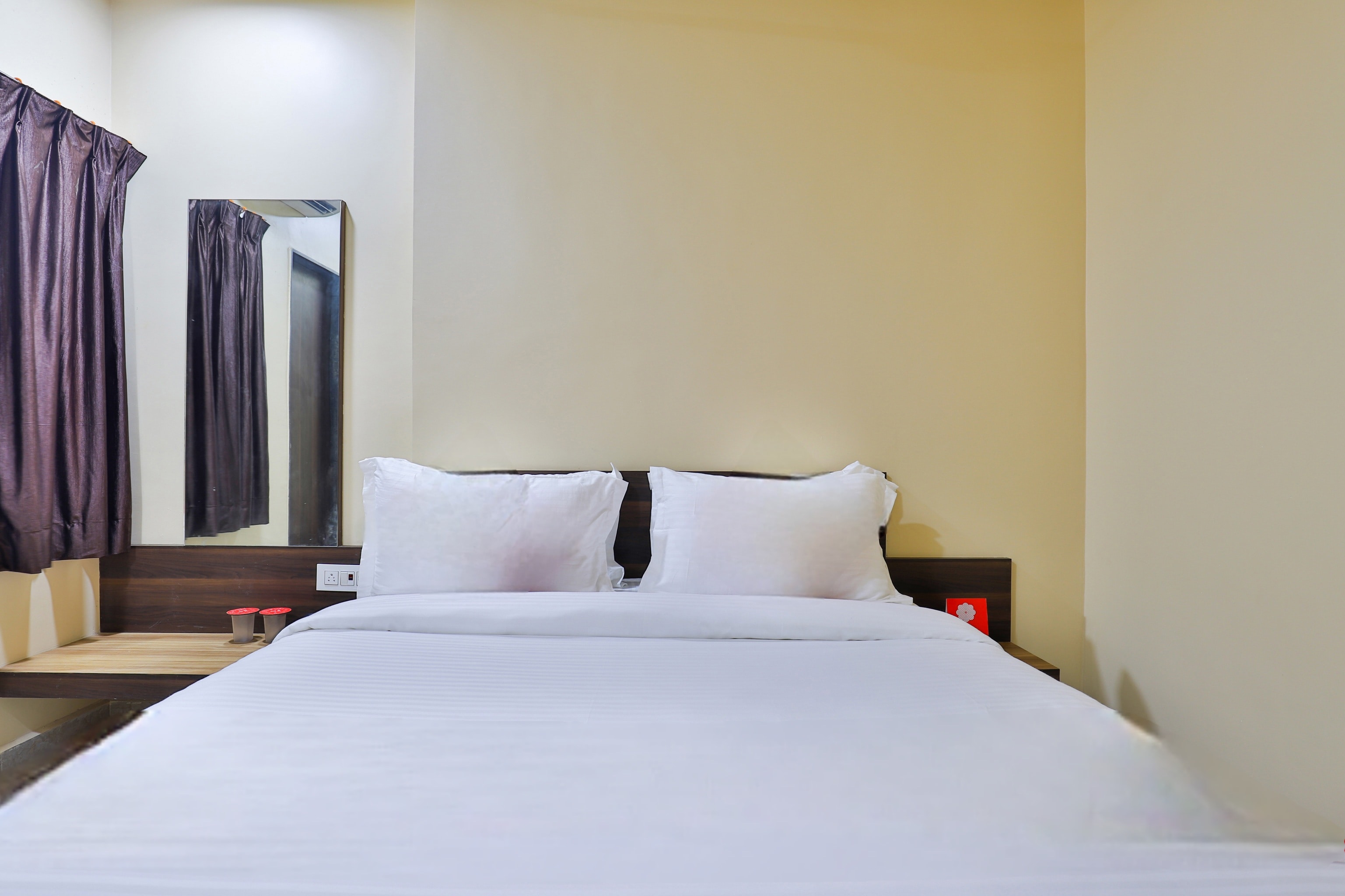 Hotel Decent Somnath - Tap to explore photos