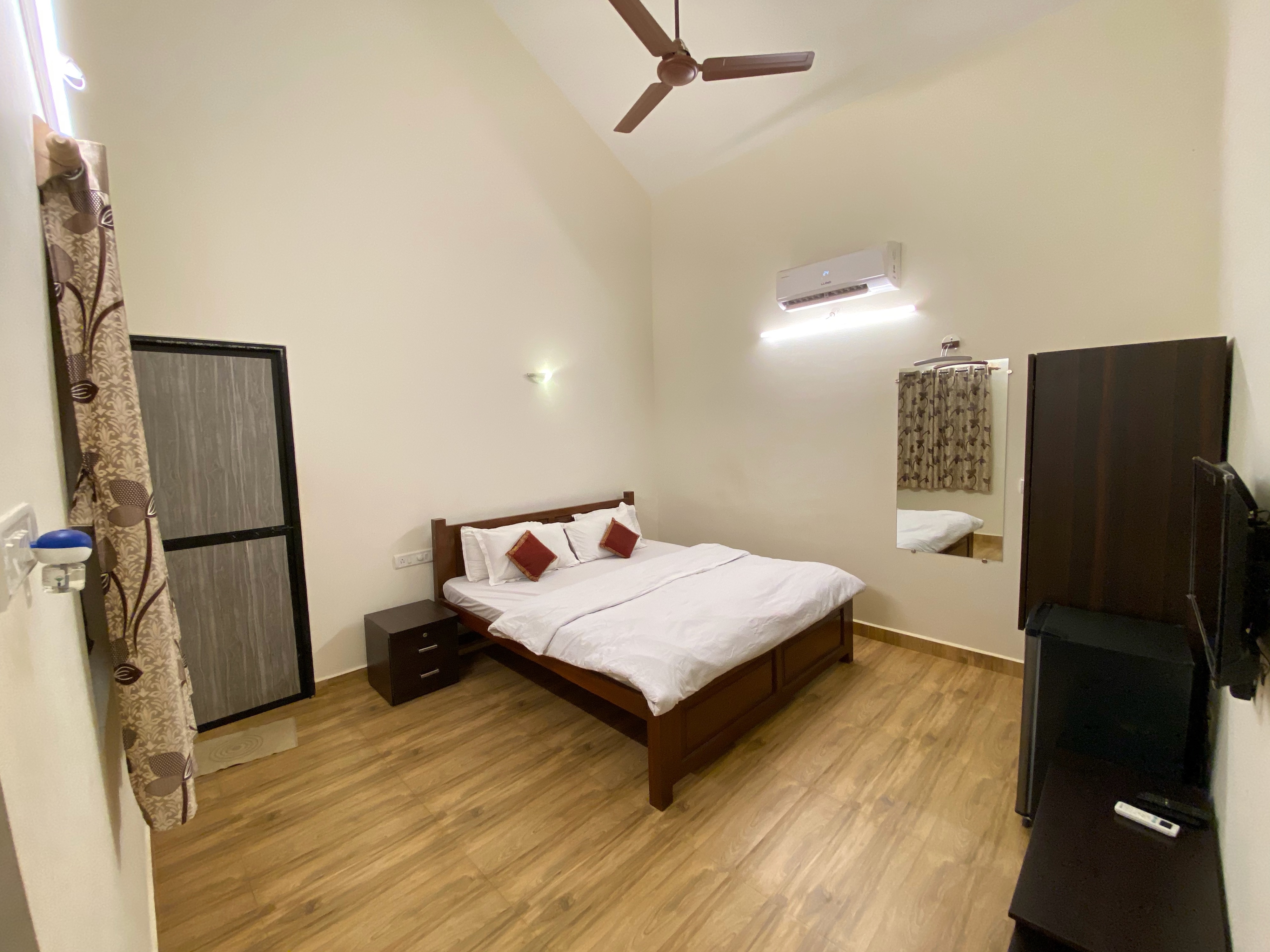 Blissful Edge Vagator | Rooms in a Homestay - Tap to explore photos