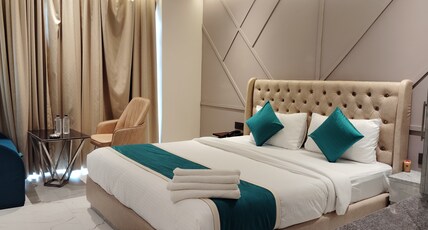 Hotel Dreamland, Puri Room Type - Deluxe Room with Balcony - 5th and 6th floor (Front Sea Facing)