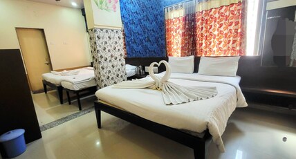 Hotel Yogiraj Room Type - Four Bed A.C Room