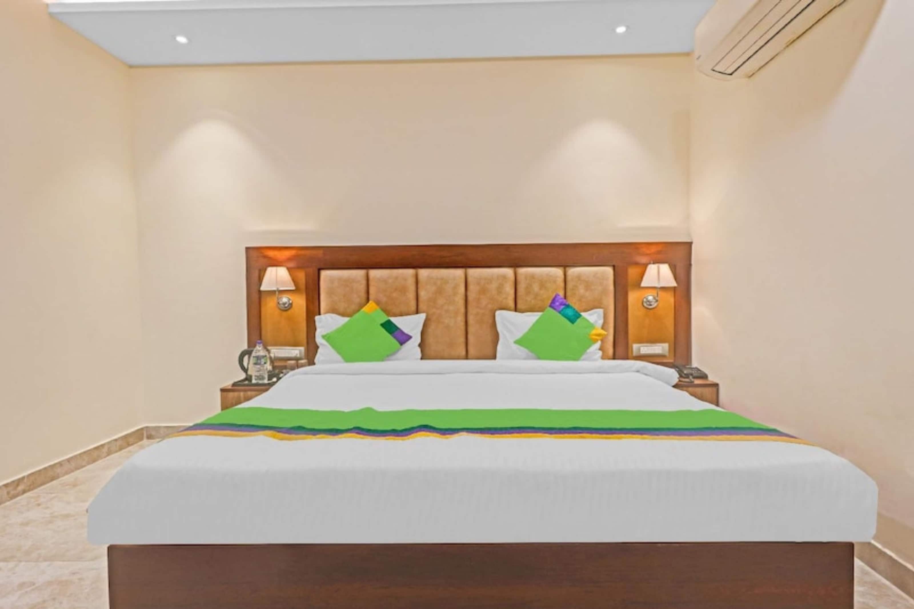 Hotel Heaven Grand, Lucknow - Tap to explore photos