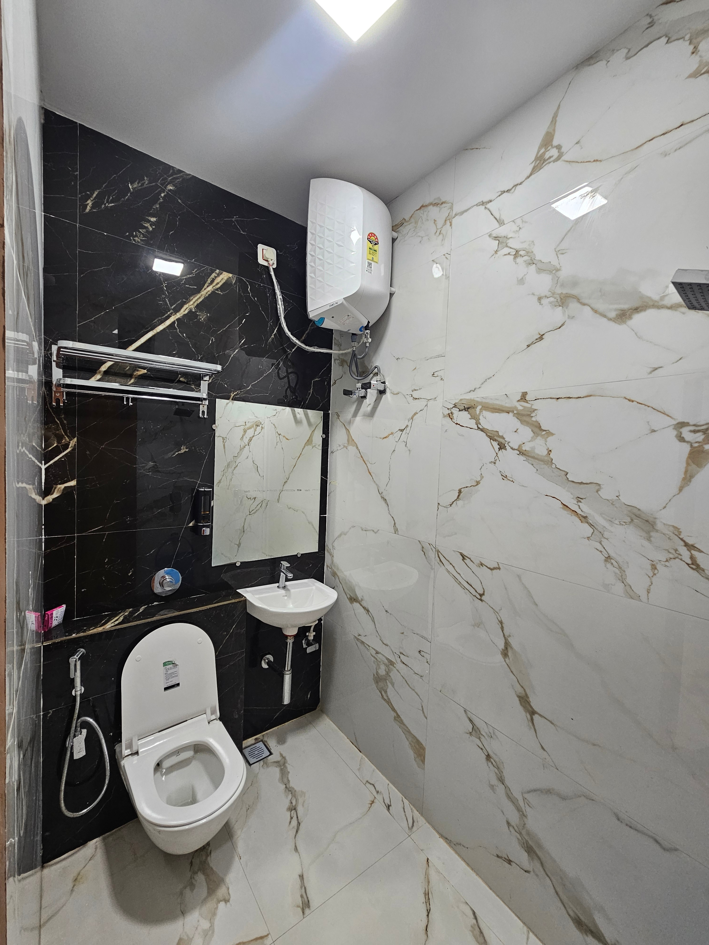 Hotel ram lakhan paradise - Tap to explore photos