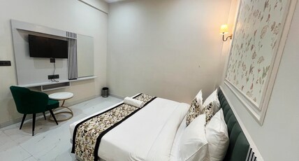 The Golden Taj, Vrindavan Room Type - Deluxe Premium Room