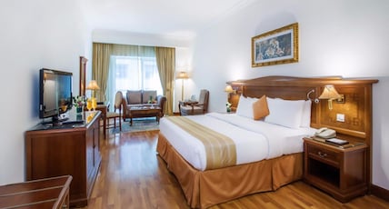 Grand Excelsior Hotel Bur Dubai Room Type - Deluxe Room Exclusive with Bathtub Grand Excelsior Hotel Bur Dubai Room Type - Deluxe Room Exclusive with Bathtub