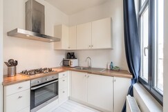 Modern 1BR Stay for 7 in Antwerp