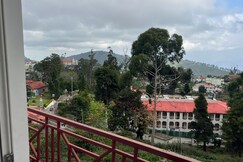AURA RETREAT