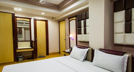 HOTEL HEERALAL Room Type - Deluxe Room