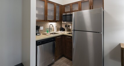 Staybridge Suites Phoenix - Biltmore Area Room Type - 1 Queen Bed Studio Suite