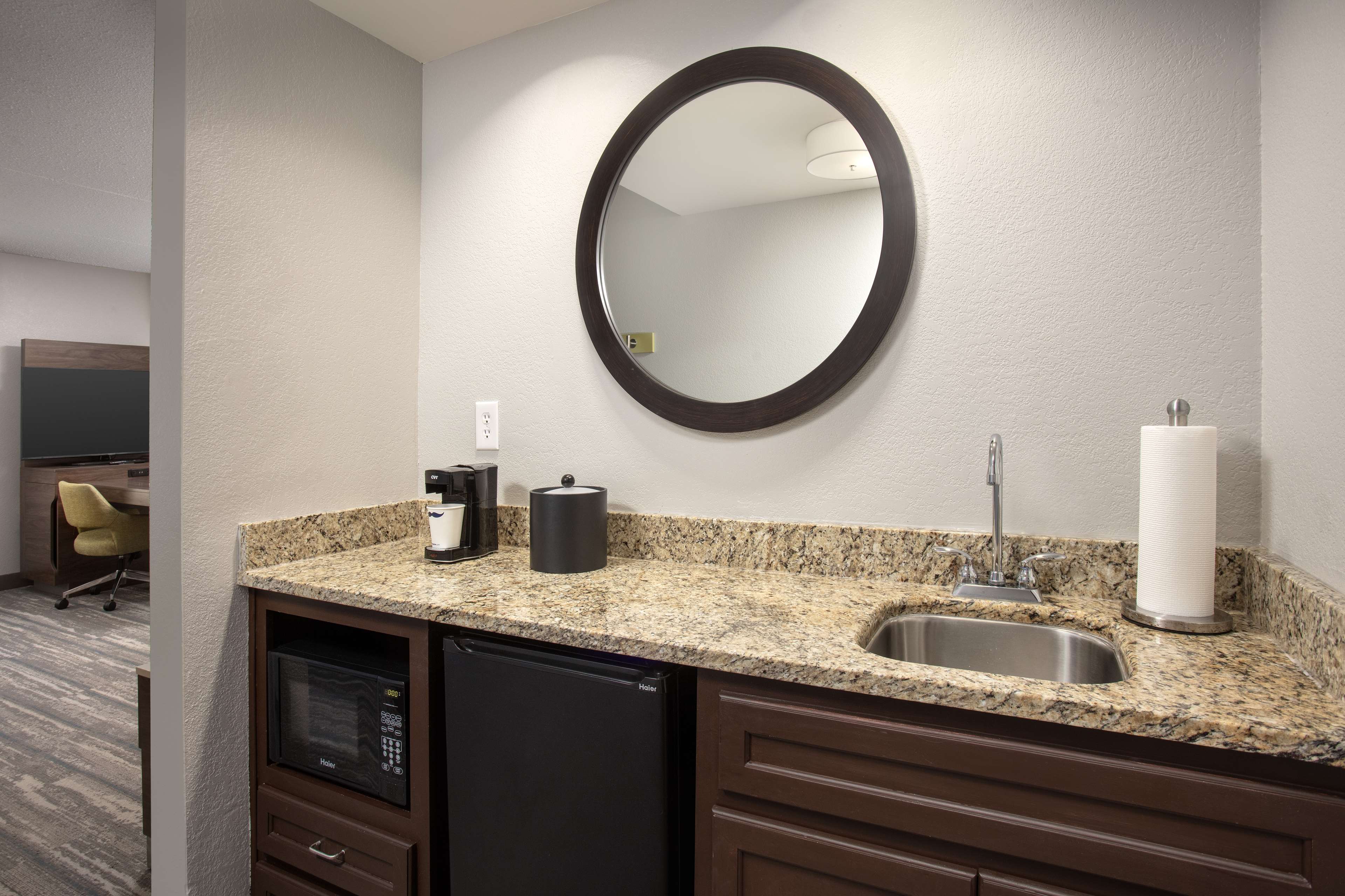Hampton Inn by Hilton KINGSLAND - Tap to explore photos