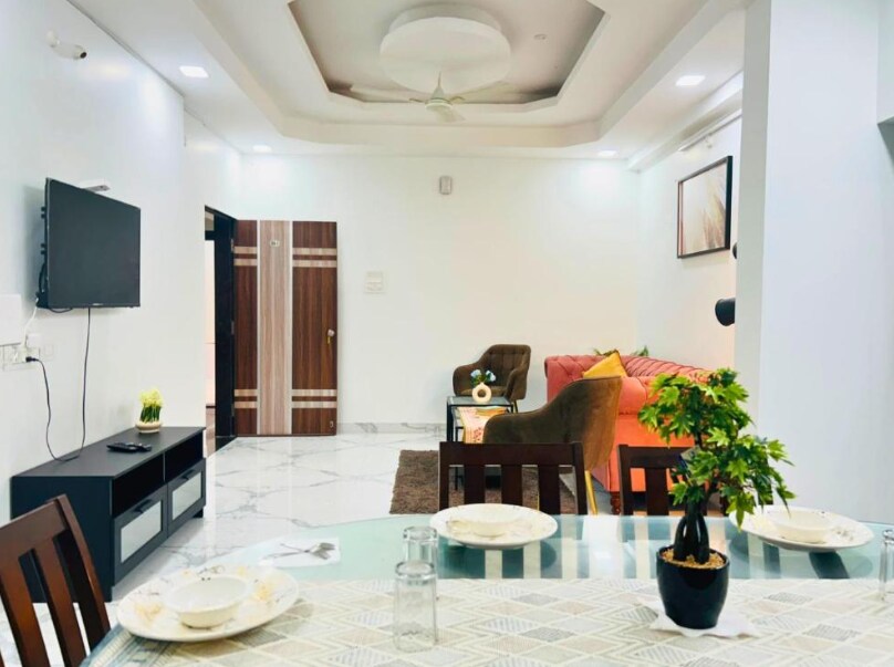 Serene 3BHK Upscale Apt in CityCenter by SeraiStays - Tap to explore photos