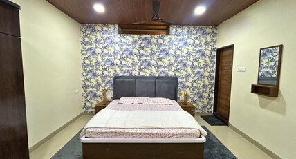 Fateh Villa Comfy Homestay Room Type - Deluxe King Room