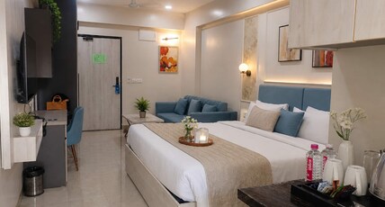 The Regal Nest Studio Near Airport Premium Room Type - Bedroom