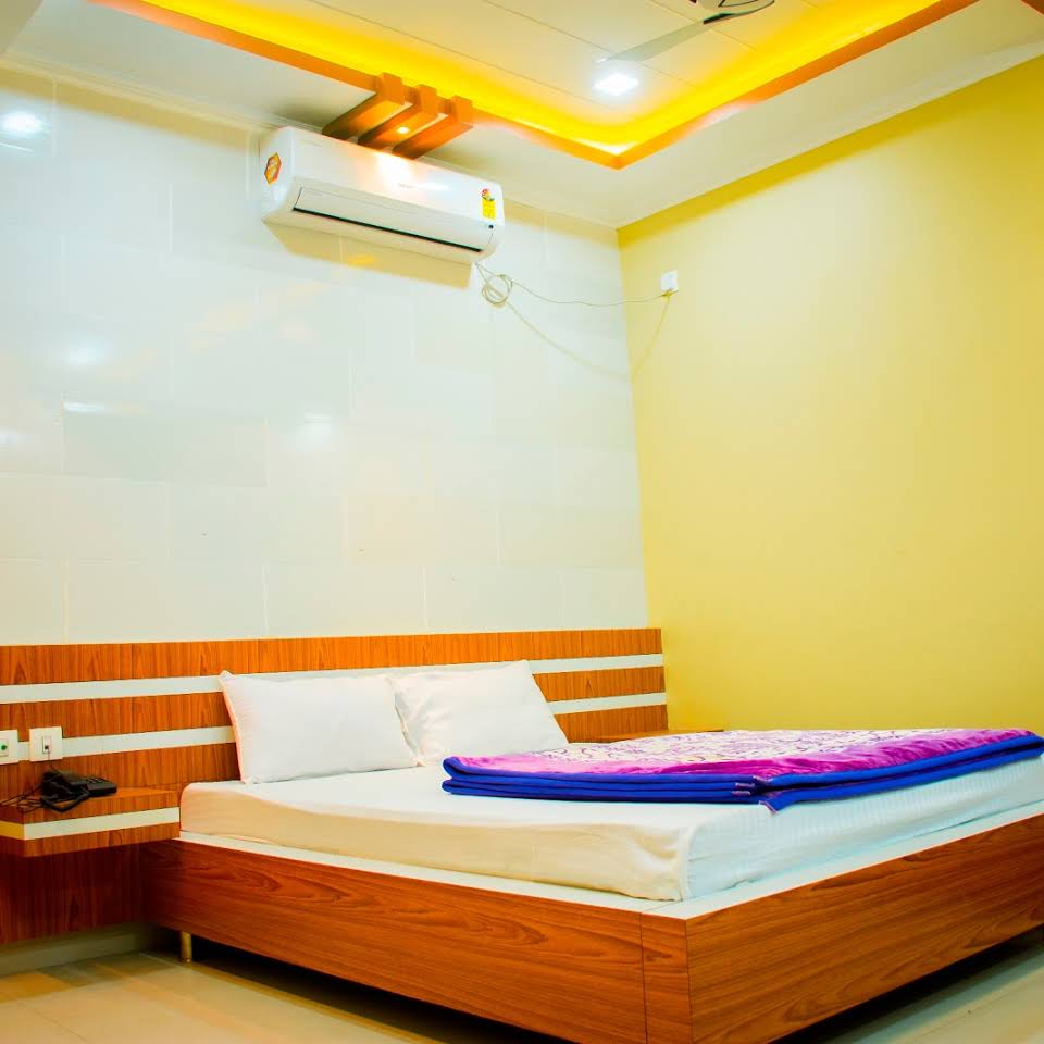 Kundu Hotel - Tap to explore photos