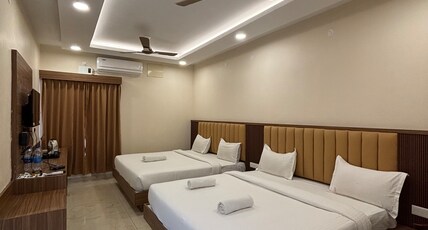 Hotel Saesha International Room Type - Deluxe four bedroom