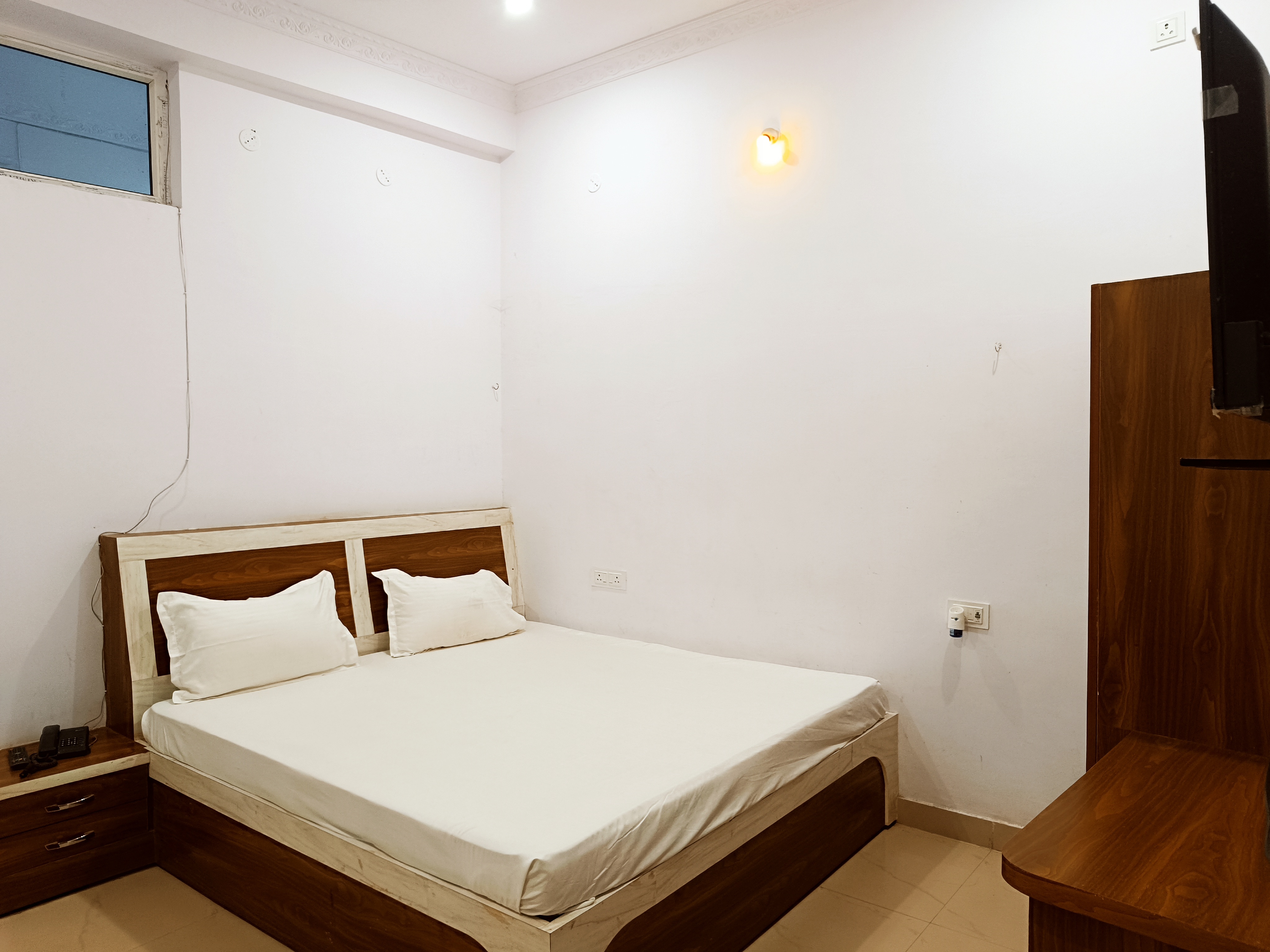 Hotel International - Tap to explore photos