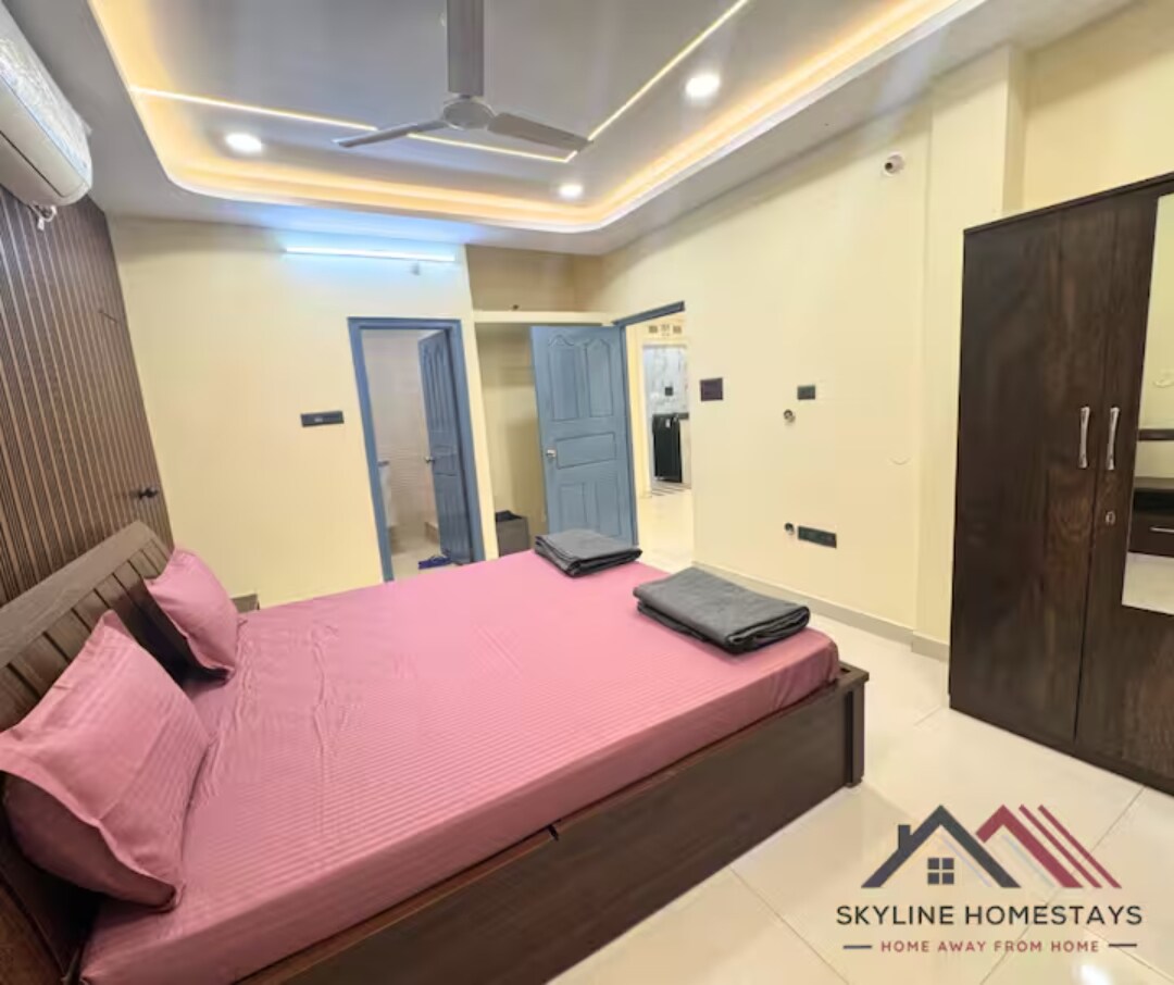 Homely 3BHK Apartment in Tolichowki - Tap to explore photos