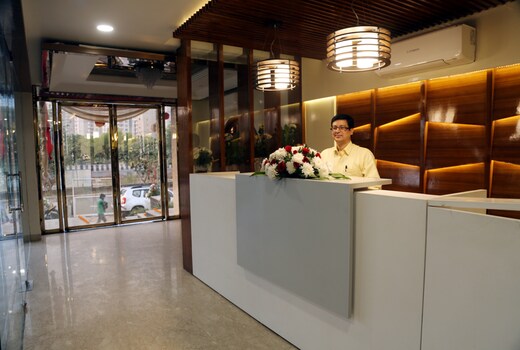 Hotel Awadh Inn