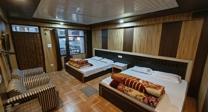 Nar Narayan Guest House Room Type - Superior Twin Room (4 Bed)