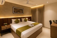 La Riviera Suites