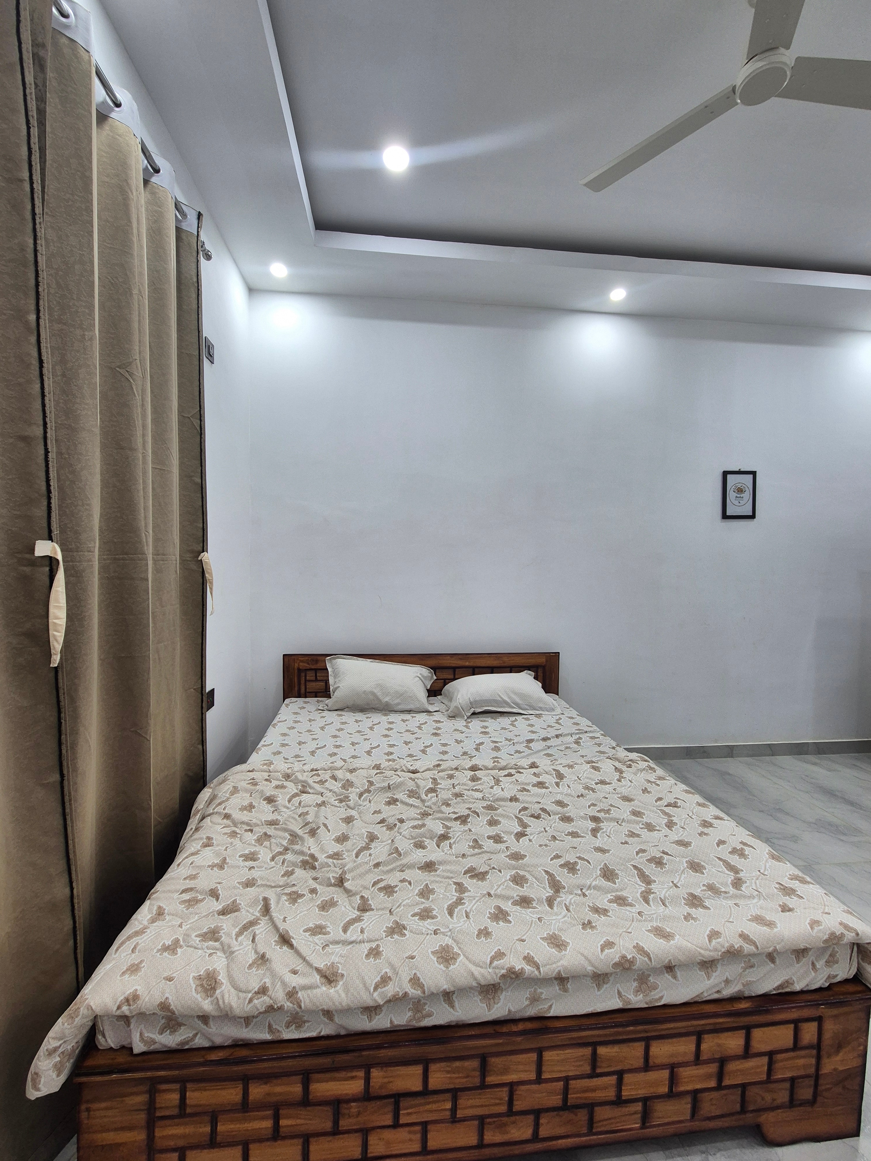 Arindi Homestay - Tap to explore photos