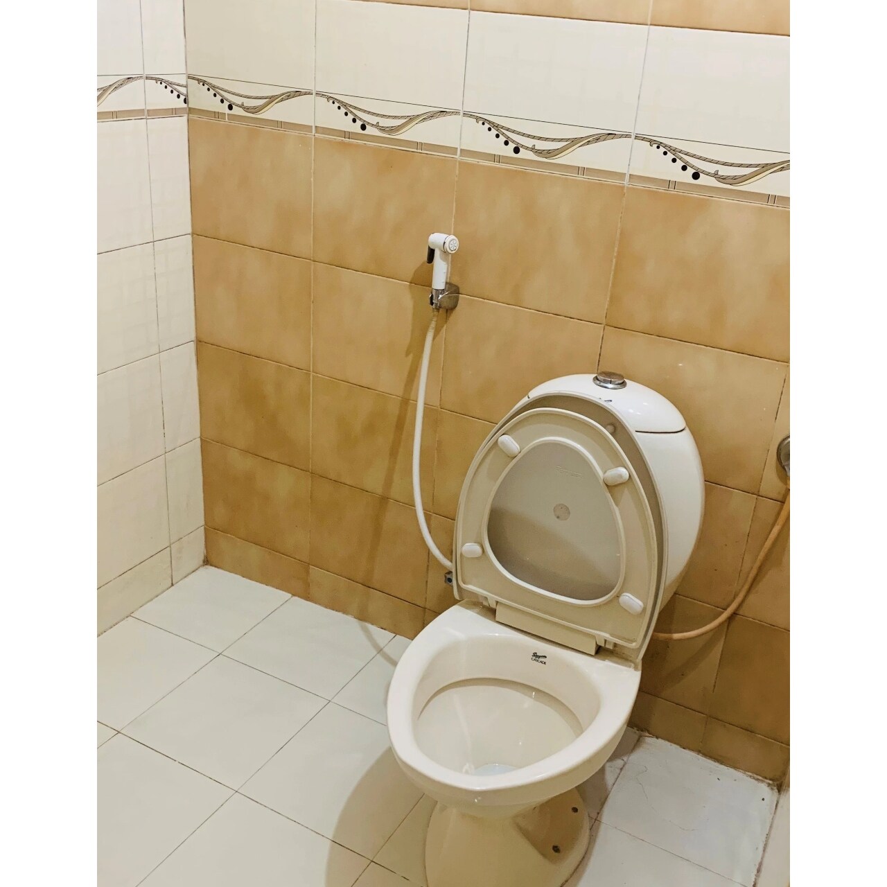 Charles Homestay - Tap to explore photos