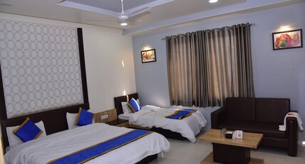 MAA NAGANARAY HOTEL Room Type - SUPER DELUXE ROOM