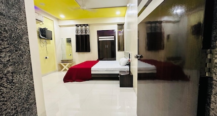 Hotel Swaraj Palace Room Type - Standard AC Room Hotel Swaraj Palace Room Type - Standard AC Room