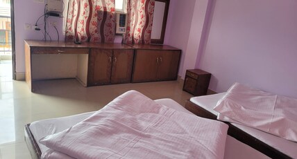 New Samrat Hotel And Restaurant Room Type - Quad Room