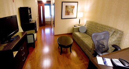 Hilton Garden Inn Aberdeen Room Type - 1 KING 1BDRM NON SMOK STE