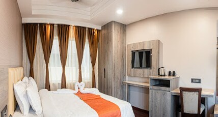 Hotel Livin Hub Room Type - premium executive room