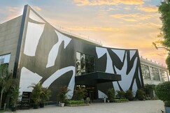 Park Boulevard Hotel & Resort