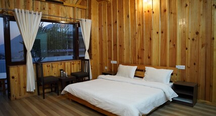 Anant Vilas Resort - Near Kainchi Dham -Luxury Mountain View Stay Room Type - Deluxe Room