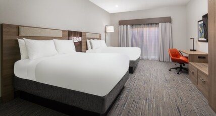 Holiday Inn Express Hotel & Suites Ventura Harbor Room Type - 2 Queen Standard Mobility Accessible Tub