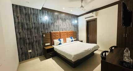 HOTEL NANDANI PALACE Room Type - Bedroom 1