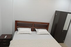 The Corner House / Rooms