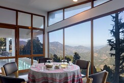 V are Family Lion's Den | 7BHK hill-top Luxury Estate with Bonfire & BBQ