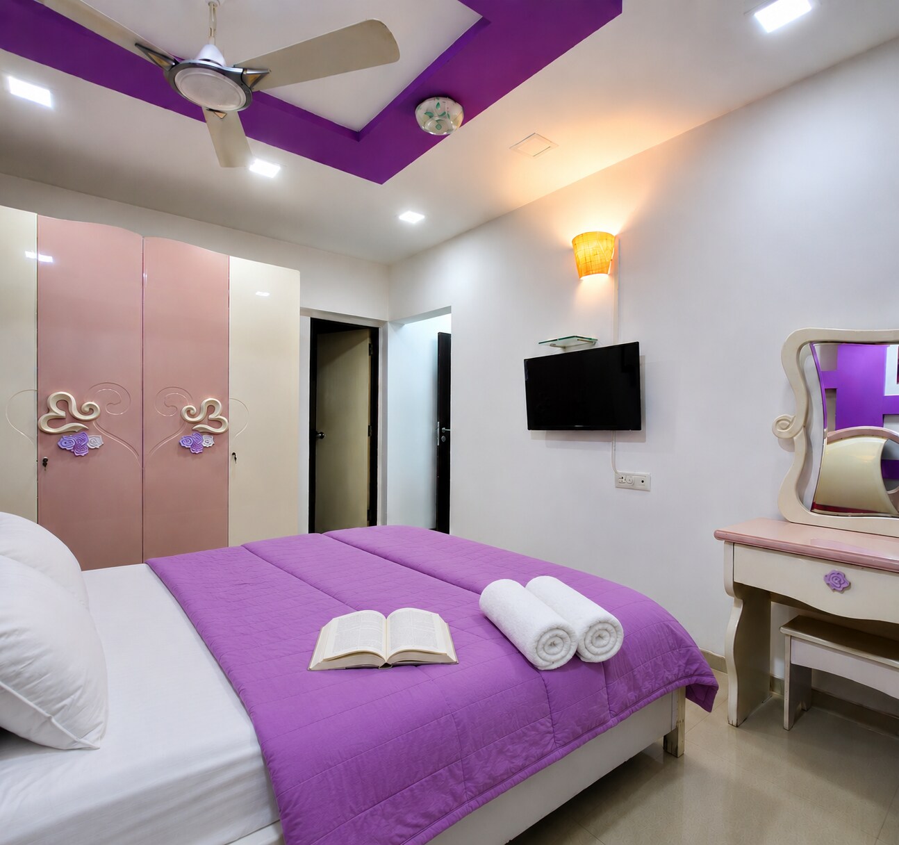 2BHK Apt - Estella Stays Powai Mumbai - Tap to explore photos