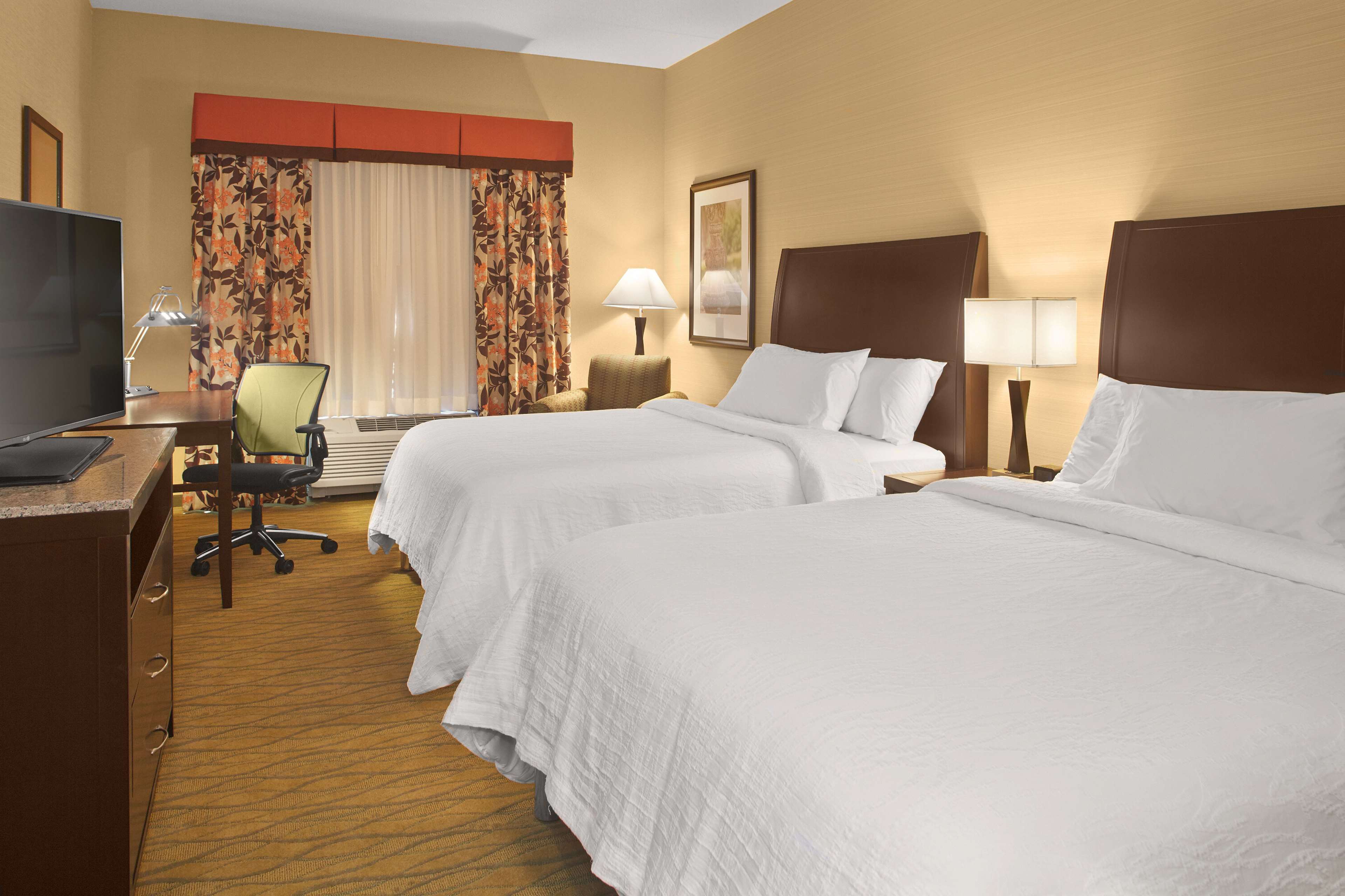 Hilton Garden Inn Akron - Tap to explore photos