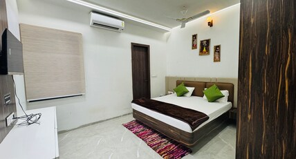 Krishna Homestay Mahakal Vanijya Room Type - Deluxe Room