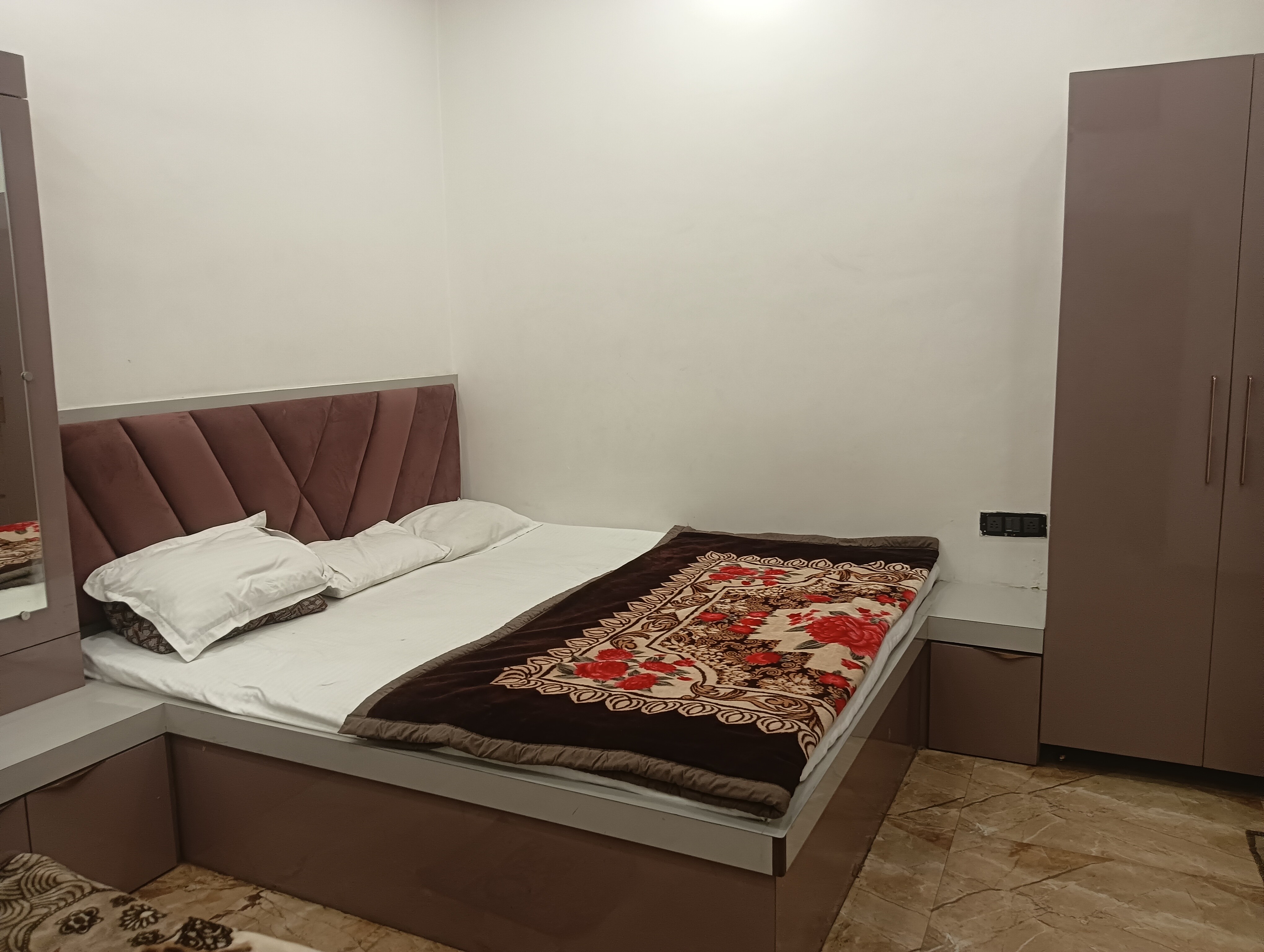 Shyam shree (P) guest house - Tap to explore photos