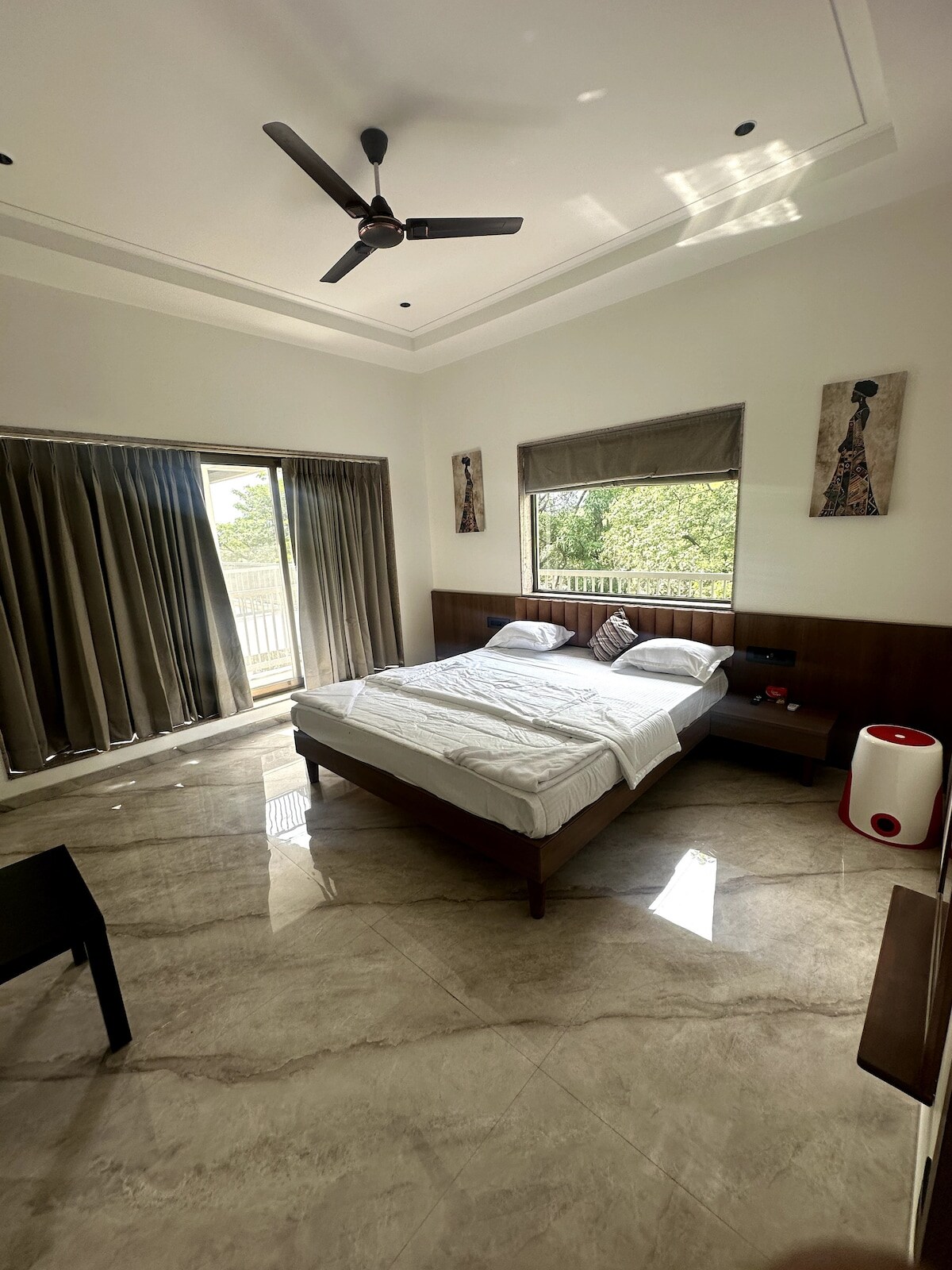 Mountlyf Villas 9 BR Lux Retreat - Tap to explore photos