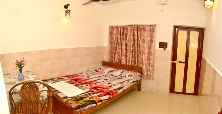 Rajalakshmi Guest House - Tap to explore photos